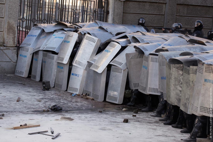 SÂNGE şi FOC pe străzile Kievului! Ucraina trăieşte cele mai NEGRE şi VIOLENTE zile din istoria sa recentă (GALERIE FOTO)