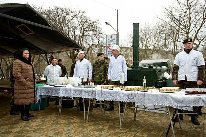 (FOTO) 25 de ani de la retragerea trupelor sovietice din Afganistan. Oficiali şi veterani au depus flori în memoria celor căzuţi în lupte 