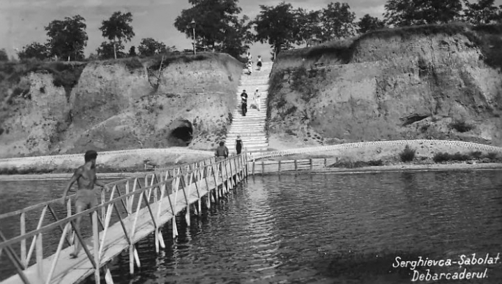 (GALERIE FOTO) Cum îşi petreceau basarabenii timpul la staţiunile de la Marea Neagră la începutul secolului trecut