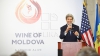 Secretarul american de stat, John Kerry, promovează vinurile moldoveneşti peste ocean