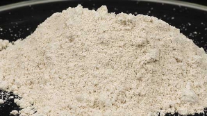 Amigo şi drogurile. Poliţia a reţinut un bărbat în stare de ebrietate narcotică la volan