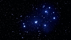 Plătesc mii de lei ca să poată ghici în stele. Ce vor să afle moldovenii care se înscriu la cursuri de astrologie (VIDEO)