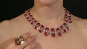 Bijuterii de circa 100 de milioane de dolari la Hong Kong. Care va fi piesa de rezistenţă a licitaţiei