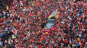 Venezuela: Autorităţile vor să comemoreze moartea lui Hugo Chavez în timpul situaţiei tensionate din ţară