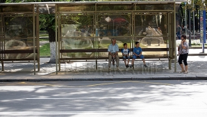 EXPERIMENT INEDIT! La ce au fost supuse câteva persoane care aşteptau autobuzul (VIDEO)