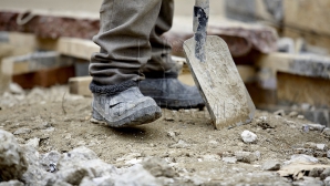 Reparaţia străzii Alecu Russo din capitală CONTINUĂ! Oamenii sunt sceptici şi nu mai cred în promisiunile autorităţilor