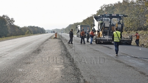 220 de km din drumurile naţionale vor fi reabilitate în 2014