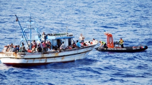 Peste o mie de imigranţi sirieni şi nord-africani, salvaţi de paza de coastă a Italiei 
