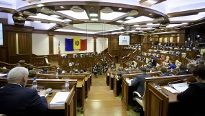 (VIDEO) Deputaţii critică încercările de cumpărare a parlamentarilor. "Este o imixtiune a unor factori din exterior"