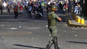 Încă două persoane au fost omorâte în timpul unor noi violenţele din Venezuela