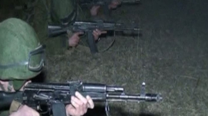 Rusia continuă demonstraţiile de forţă la frontiera cu Ucraina. Soldaţii au tras din mitraliere şi au lansat grenade reactive