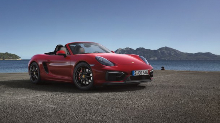 (FOTO) NOI BUNĂCIUNI: Porsche Boxster GTS şi Cayman GTS. AFLĂ la ce preţ se vor vinde în Moldova 