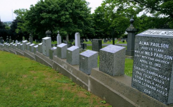 Cimitirul Vesel din România - nr. 1 în topul celor mai frumoase necropole din lume