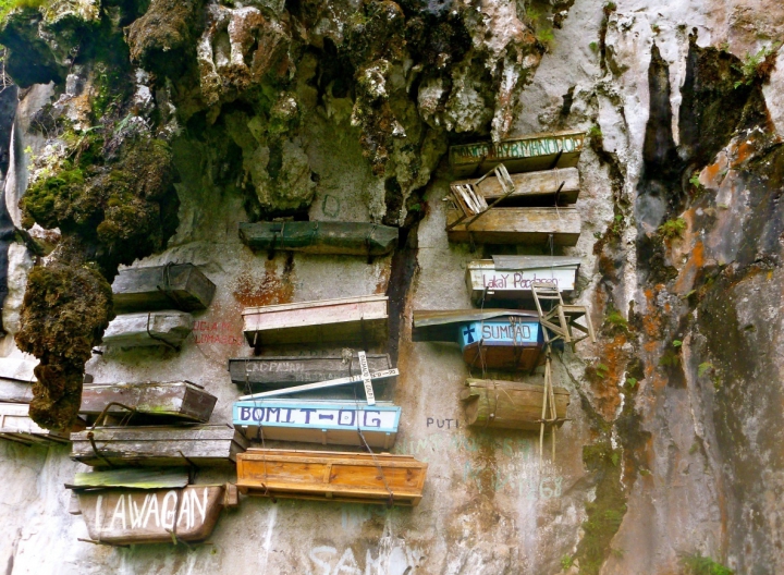 Cimitirul Vesel din România - nr. 1 în topul celor mai frumoase necropole din lume