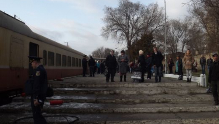 Ard trenurile în Moldova. Încă o garnitură a luat foc pe şine