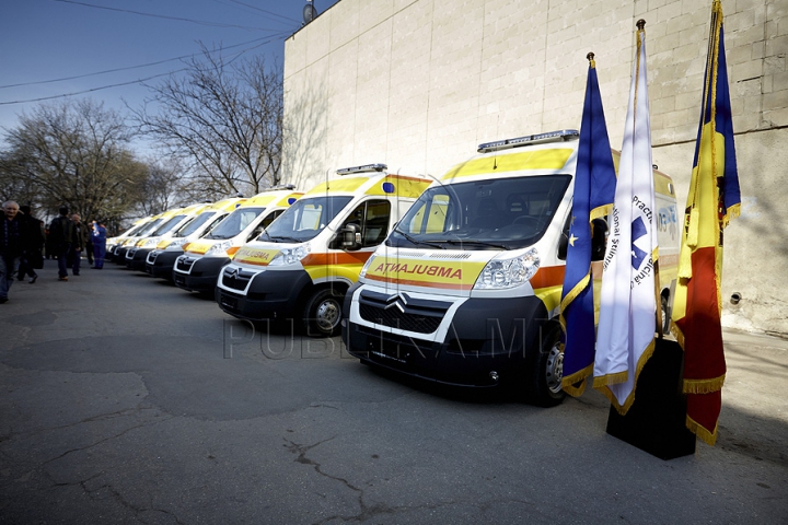 Asistenţa Medicală Urgentă va avea ambulanţe noi: O singură maşină specială costă aproape 2.000.000 de lei (FOTO)