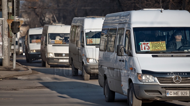 Protestul anunţat de şoferii de microbuze nu a avut loc. "Informaţia referitoare la grevă nu este veridică"