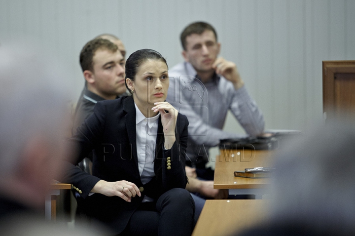 Prezentatorii emisunii FABRIKA s-au întâlnit cu studenţii de la Universitatea de Studii Europene din Moldova (GALERIE FOTO)