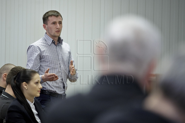 Prezentatorii emisunii FABRIKA s-au întâlnit cu studenţii de la Universitatea de Studii Europene din Moldova (GALERIE FOTO)