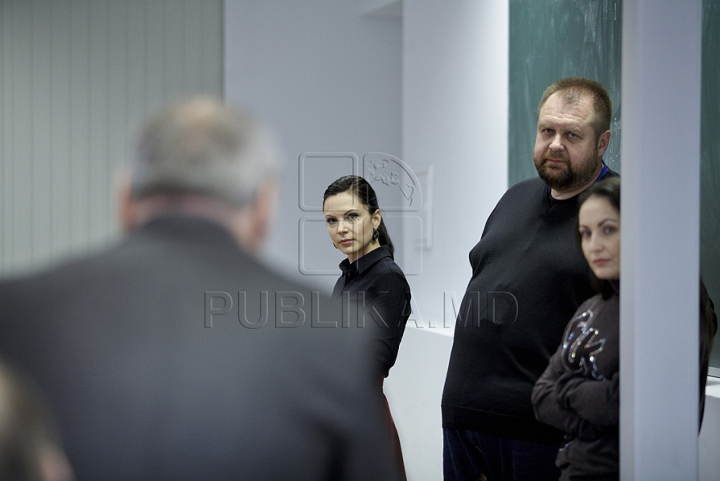 Prezentatorii emisunii FABRIKA s-au întâlnit cu studenţii de la Universitatea de Studii Europene din Moldova (GALERIE FOTO)