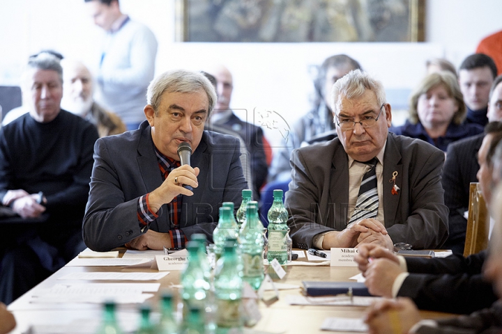 Limba română va avea monument la Chişinău. Academia de Ştiinţe îl vrea gata până pe 31 august (FOTO/VIDEO)