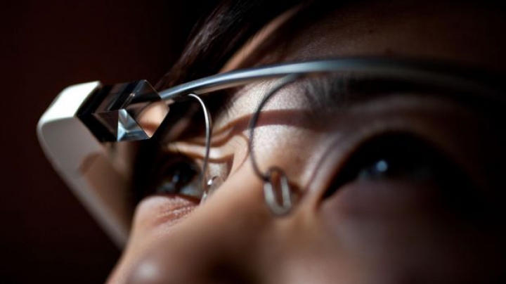 Ochelarii Google, interzişi în mai multe localuri. VEZI ce incidente a provocat gadgetul