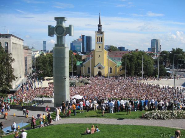 Ingeniozitate estoniană: Au construit o parcare subterană-muzeu în centrul capitalei Tallin (FOTO)