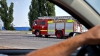 Incendiu devastator la Fabrica de sticlă din Chişinău! Trei echipe de pompieri au mers să stingă flăcările (VIDEO)