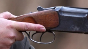 Crimă în raionul Făleşti! Un bărbat şi-a împuşcat soţia cu o armă de vânătoare