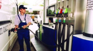Vești proaste pentru șoferi: Benzina și motorina se scumpesc din nou