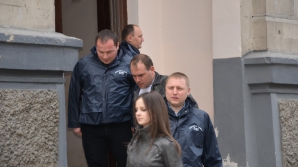 A înjurat ca un birjar vameşii, iar acum are dosar penal. Isprava unui şofer de microbuz la Vama Leuşeni(VIDEO)