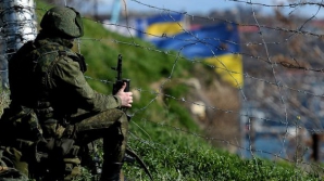 Separatiştii au anunţat că nu vor elibera observatorii OSCE, iar forţele speciale le-au distrus cel de-al patrulea punct de control 