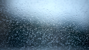 Nu lăsaţi umbrelele acasă! Ploile continuă, iar cerul se va menţine predominant noros