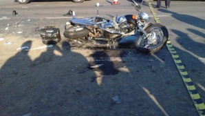 Un tânăr A MURIT chiar în Noaptea Învierii, după ce a intrat cu motocicleta într-un pilon. "Poliţiştii fugeau ca nişte iepuri"
