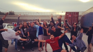 Selfie în timp ce urma să aibă loc o tragedie! O persoană a vrut să se arunce în gol de pe un pod DETALII