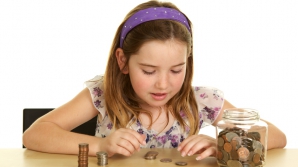 Ministerul Muncii a decis să ofere bani de buzunar pentru copii orfani