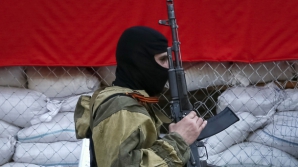 Mai mulţi observatori ai OSCE au fost sechestraţi de militanţii proruşi din Slaveansk