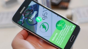 Surpriză URIAŞĂ pentru fanii Samsung Galaxy S5! Ce se întâmplă cu smartphone-ul dacă îl arunci de la etajul întâi al unei clădiri (VIDEO)