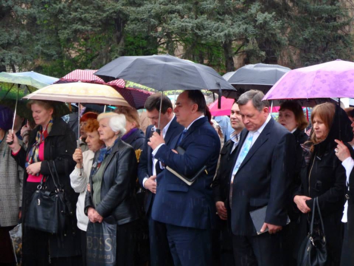 Creştinii din Ucraina au sărbătorit Învierea în Pieţe, rugându-se pentru pace în ţara lor (FOTO/VIDEO)