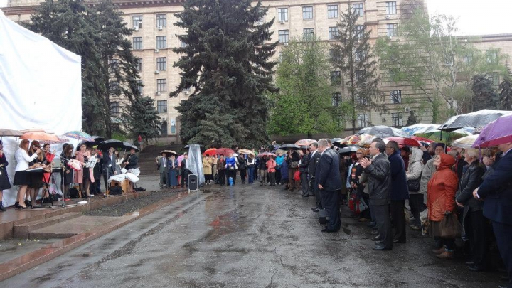 Creştinii din Ucraina au sărbătorit Învierea în Pieţe, rugându-se pentru pace în ţara lor (FOTO/VIDEO)