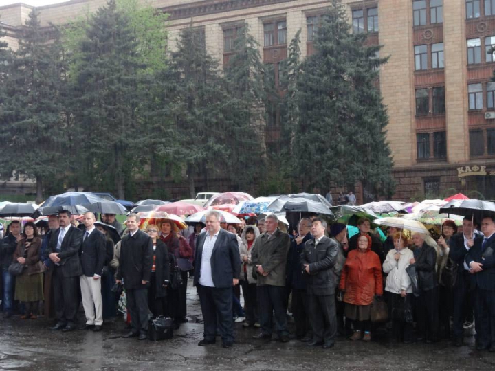 Creştinii din Ucraina au sărbătorit Învierea în Pieţe, rugându-se pentru pace în ţara lor (FOTO/VIDEO)