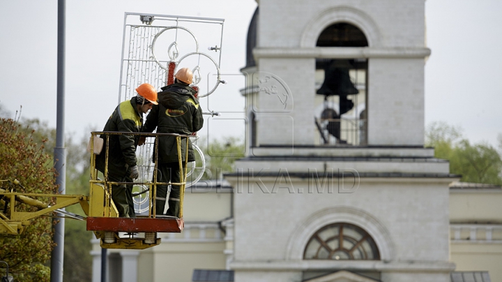 Autorităţile din capitală au decis să amenajeze Piaţa Marii Adunări Naţionale şi de Paşte (GALERIE FOTO)