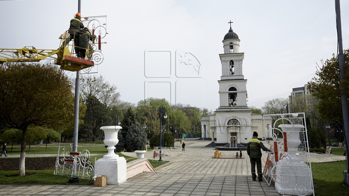 Autorităţile din capitală au decis să amenajeze Piaţa Marii Adunări Naţionale şi de Paşte (GALERIE FOTO)