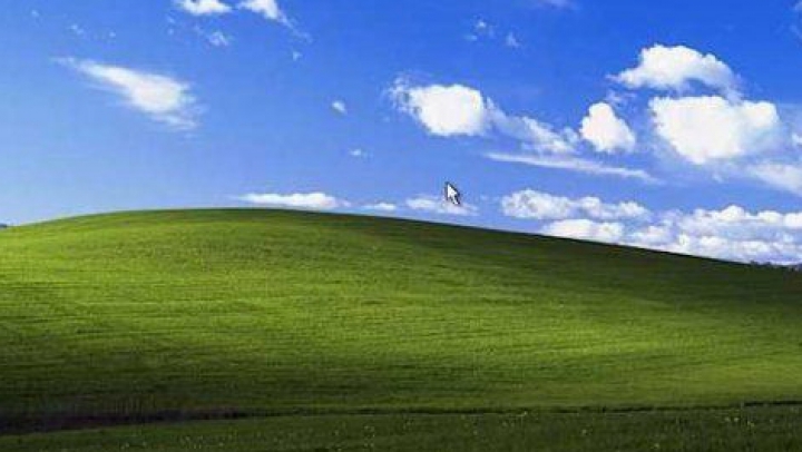 Cel mai cunoscut wallpaper din lume pentru Windows XP s-a schimbat enorm. Cum arată acum legendara câmpie (FOTO)