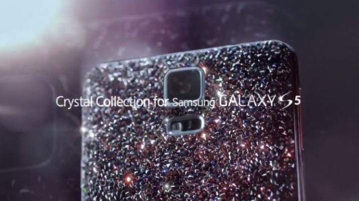 Cei de la Samsung vor lansa primele telefone Galaxy S5 cu cristale Swarovski. Cum vor arăta noile smartephone-uri (VIDEO)