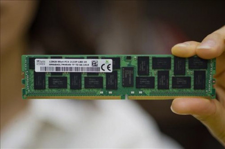 Hynix a prezentat primul modul de memorie operativă DDR4, cu o capacitate de 128 GB din lume