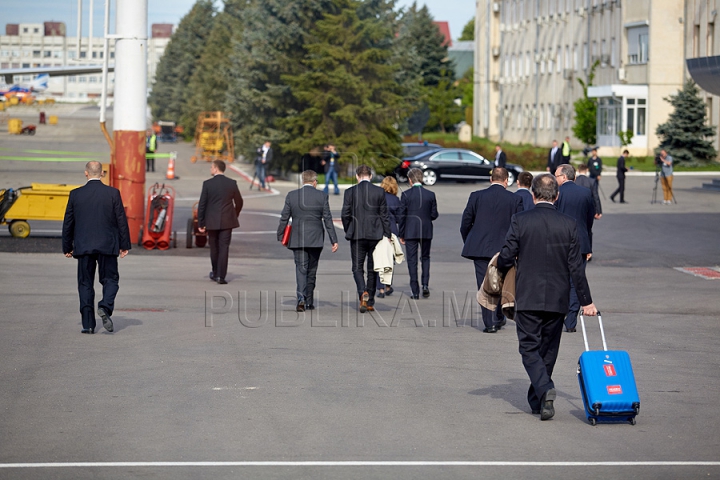 (GALERIE FOTO) Au călătorit fără vize în Uniunea Europeană! Oficiali, jurnalişti, studenţi şi elevi moldoveni au vizitat Atena