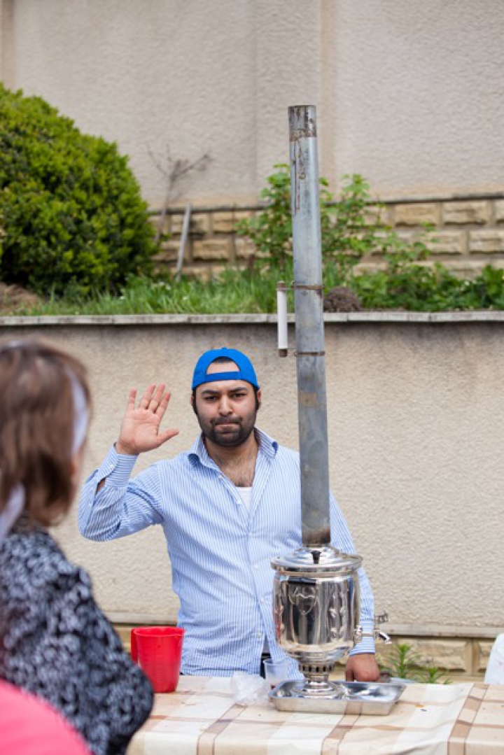 Bucuria Paştelui trăită în jurul unui samovar (FOTO)