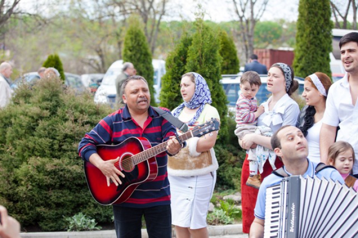 Bucuria Paştelui trăită în jurul unui samovar (FOTO)