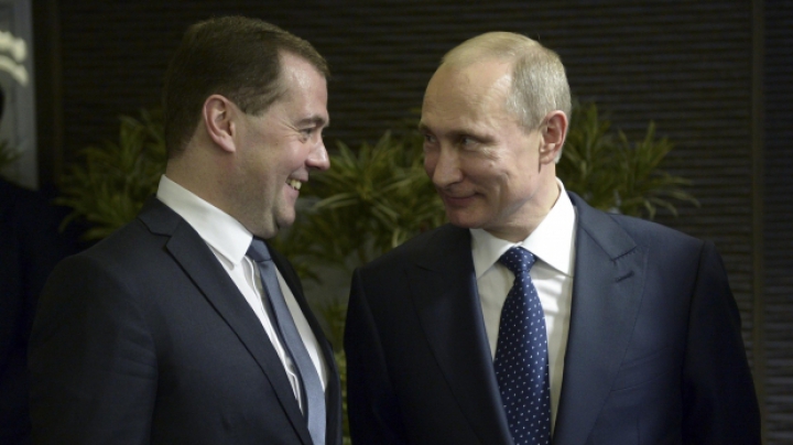 Putin şi Medvedev şi-au triplat salariile. VEZI câte milioane vor câştiga preşedintele şi premierul Rusiei